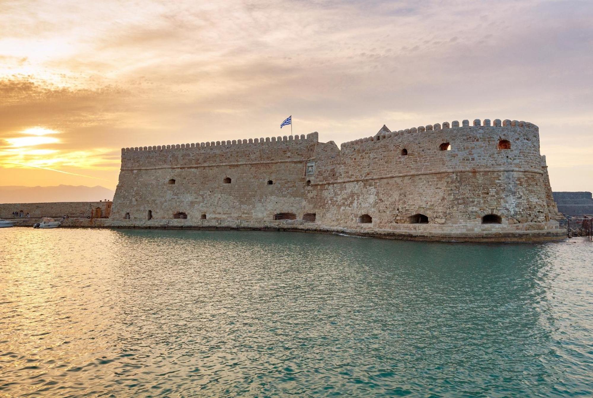 Holiday House Heraklion Deluxe 外观 照片
