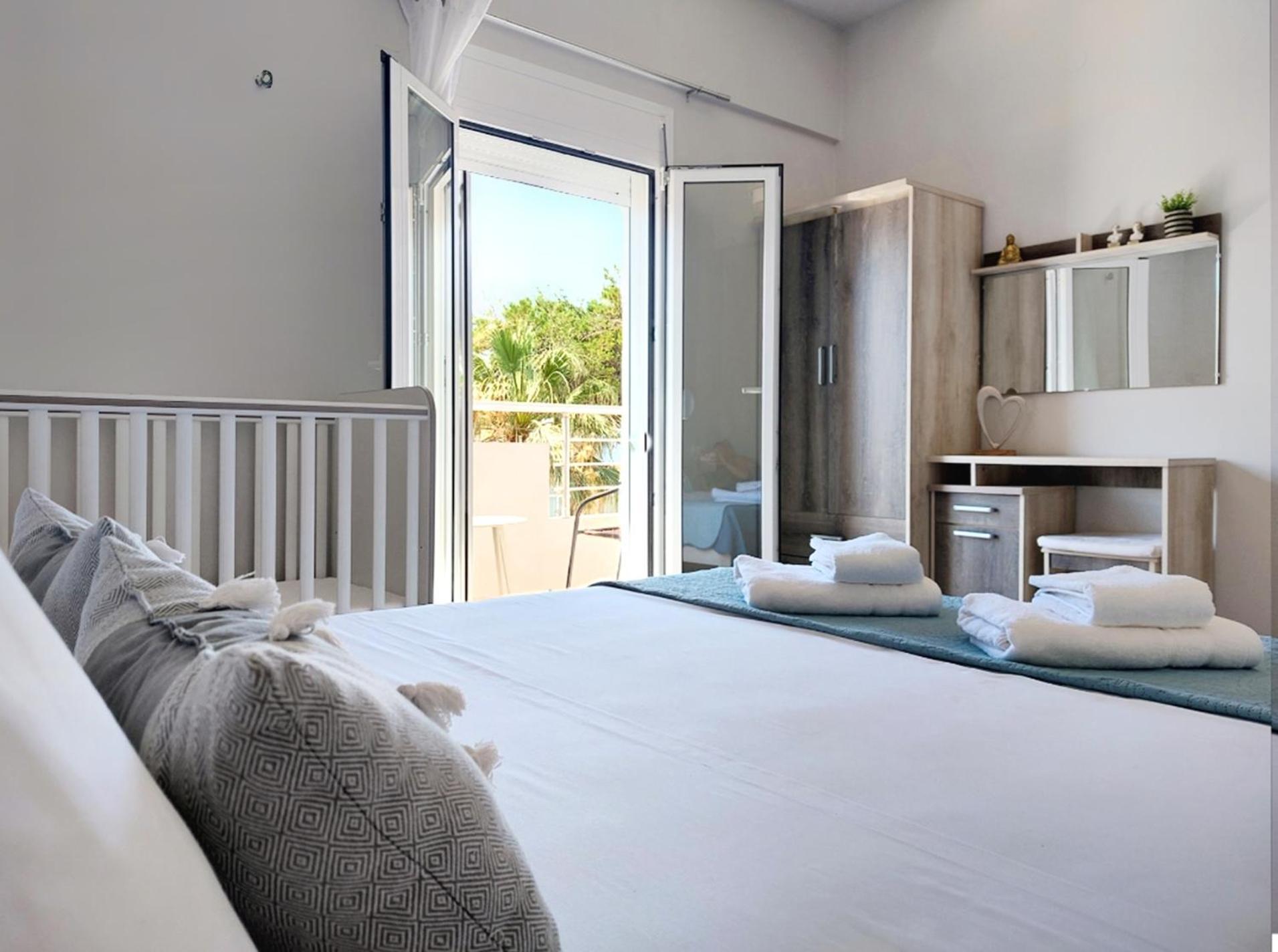 Holiday House Heraklion Deluxe 外观 照片